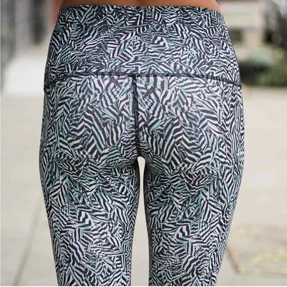 Lululemon Ombré Zebra Leggings - Picture 4 of 11